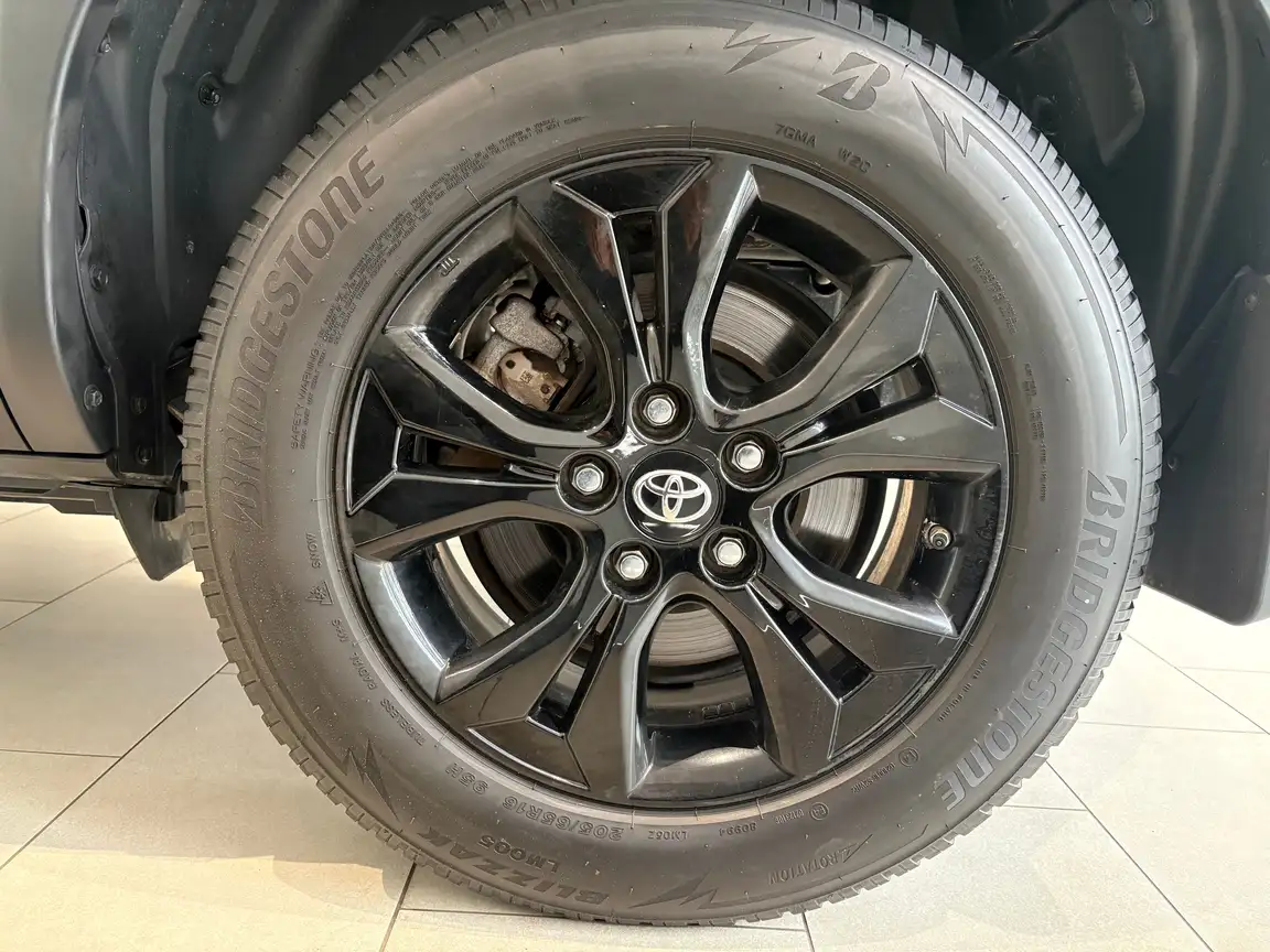 TOYOTA YARIS CROSS
