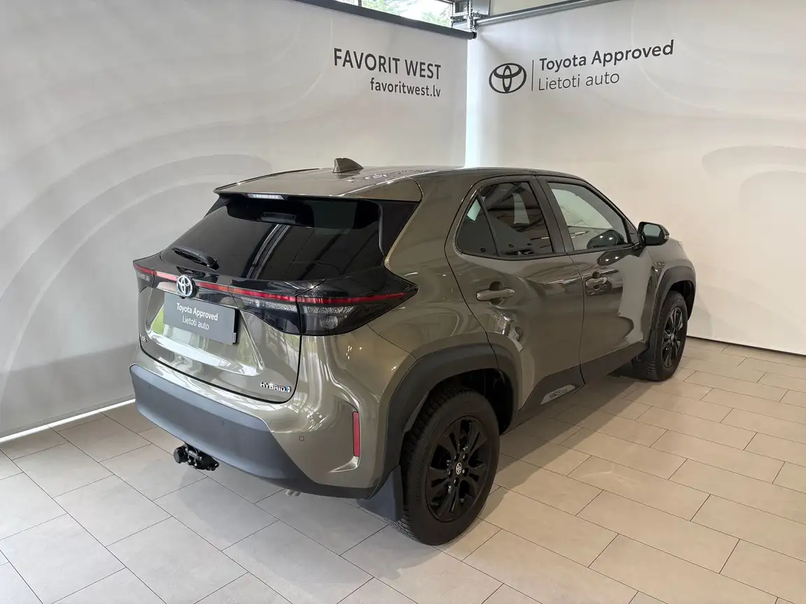 TOYOTA YARIS CROSS