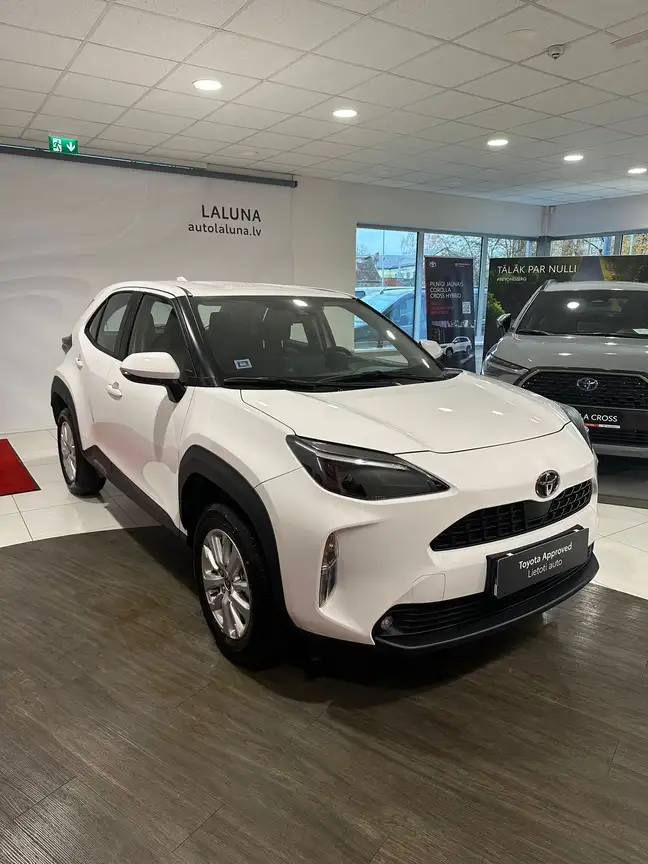 TOYOTA YARIS CROSS