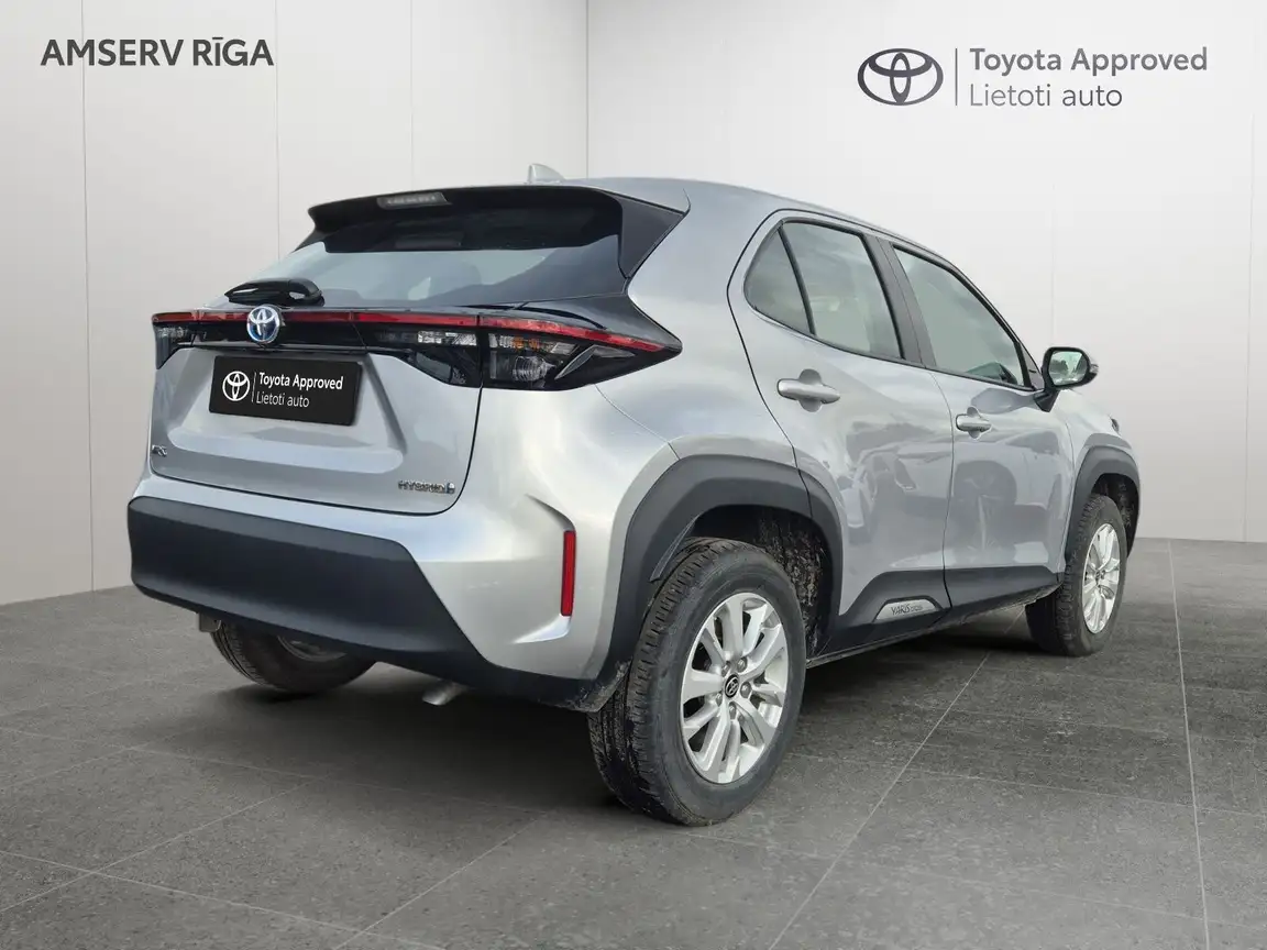 TOYOTA YARIS CROSS