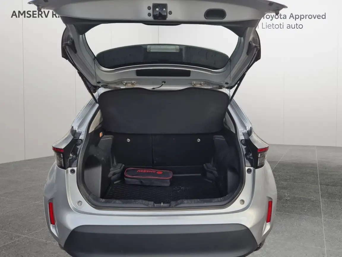 TOYOTA YARIS CROSS