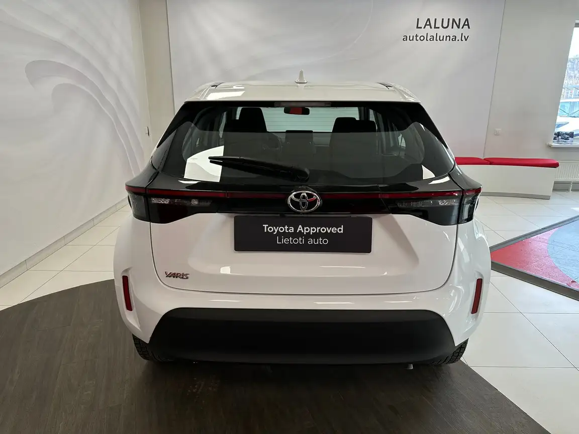 TOYOTA YARIS CROSS