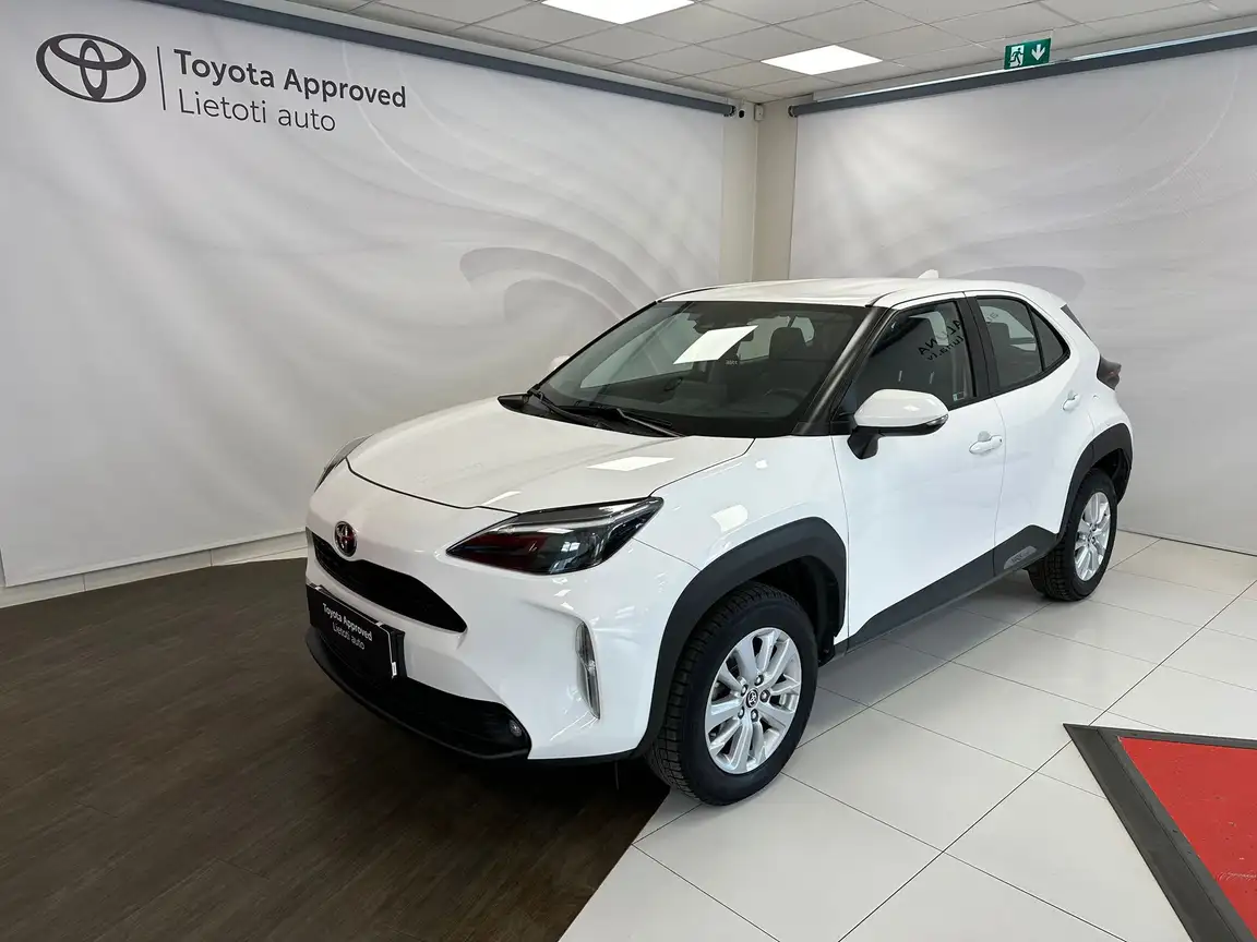 TOYOTA YARIS CROSS