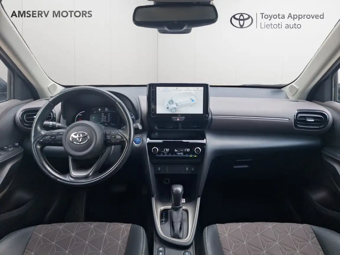TOYOTA YARIS CROSS
