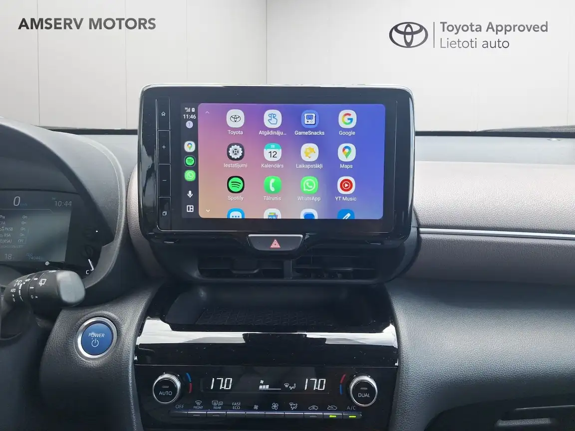 TOYOTA YARIS CROSS