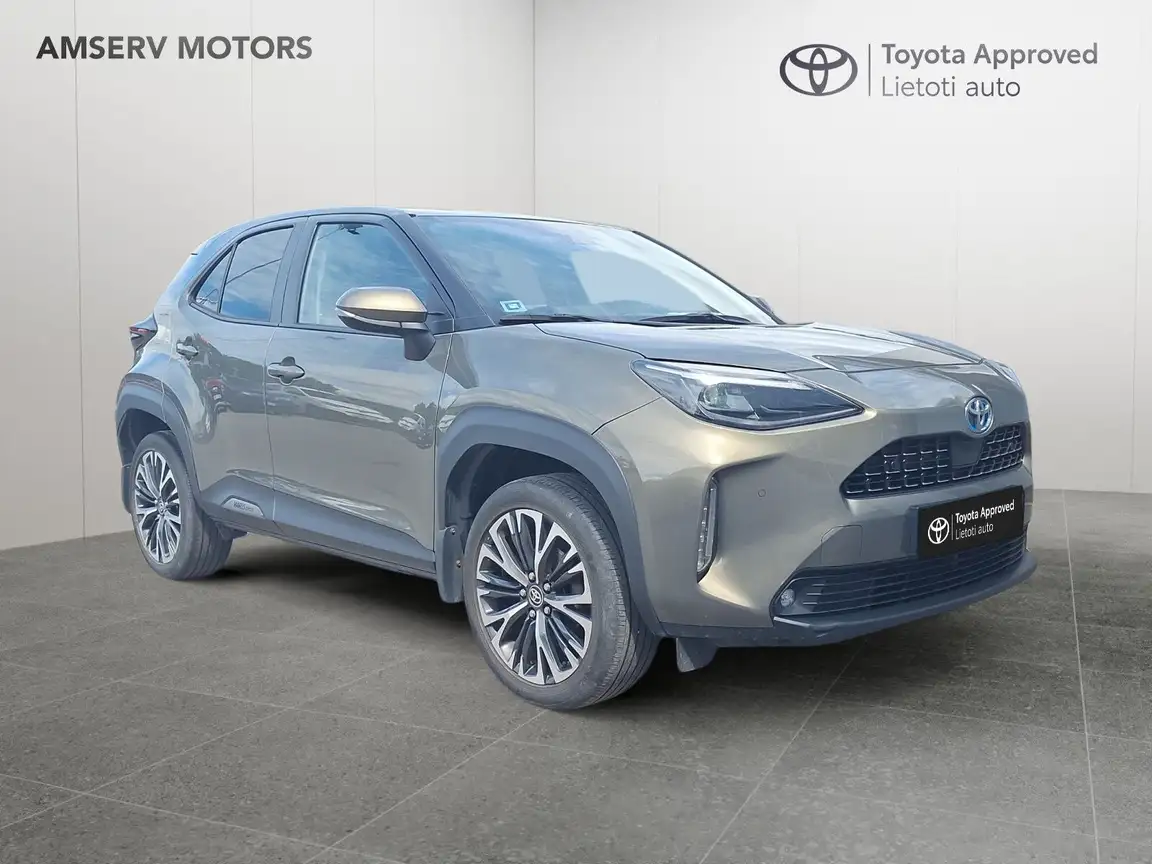 TOYOTA YARIS CROSS