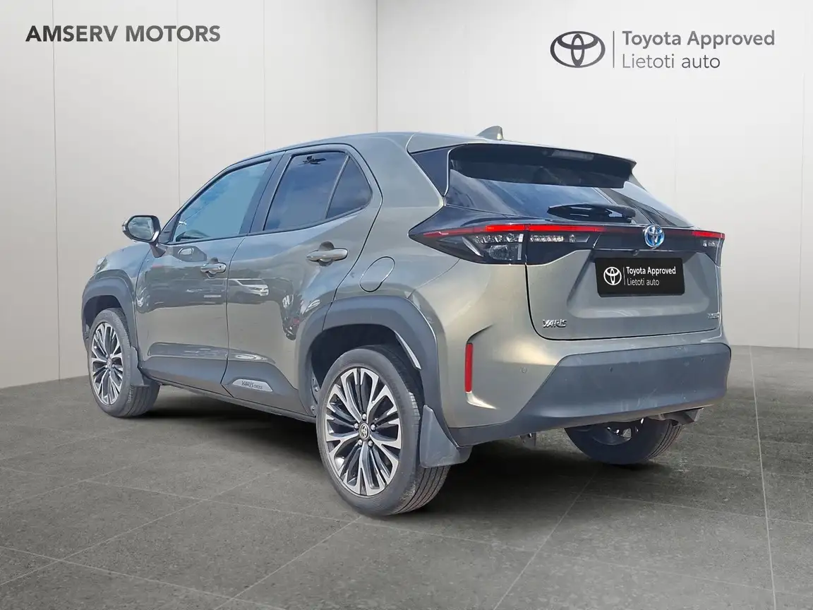 TOYOTA YARIS CROSS