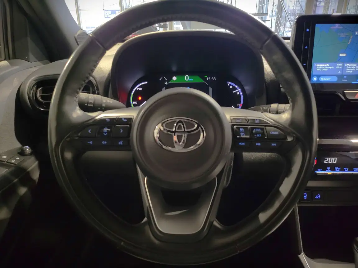 TOYOTA YARIS CROSS