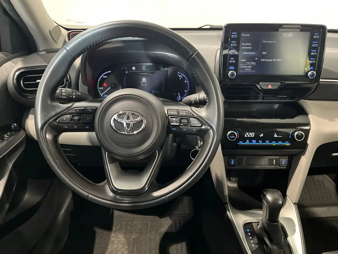 TOYOTA YARIS CROSS