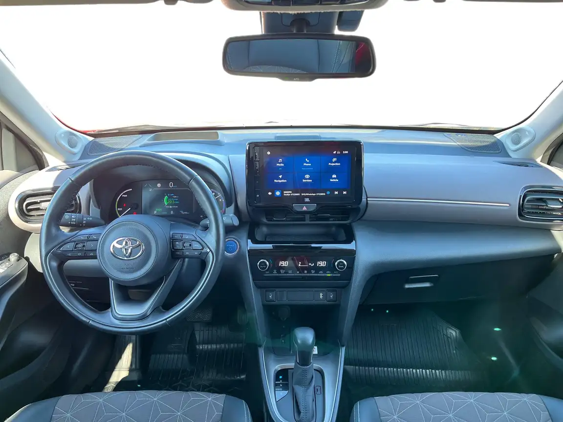 TOYOTA YARIS CROSS