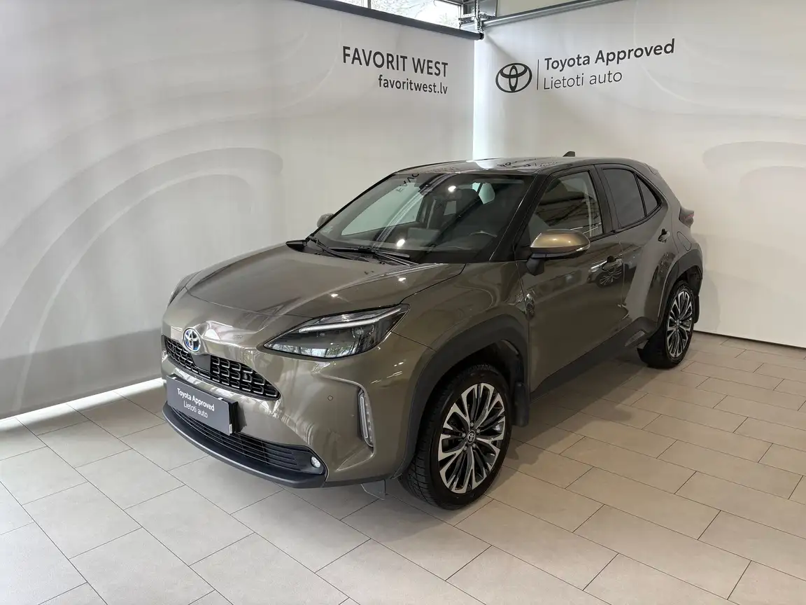 TOYOTA YARIS CROSS