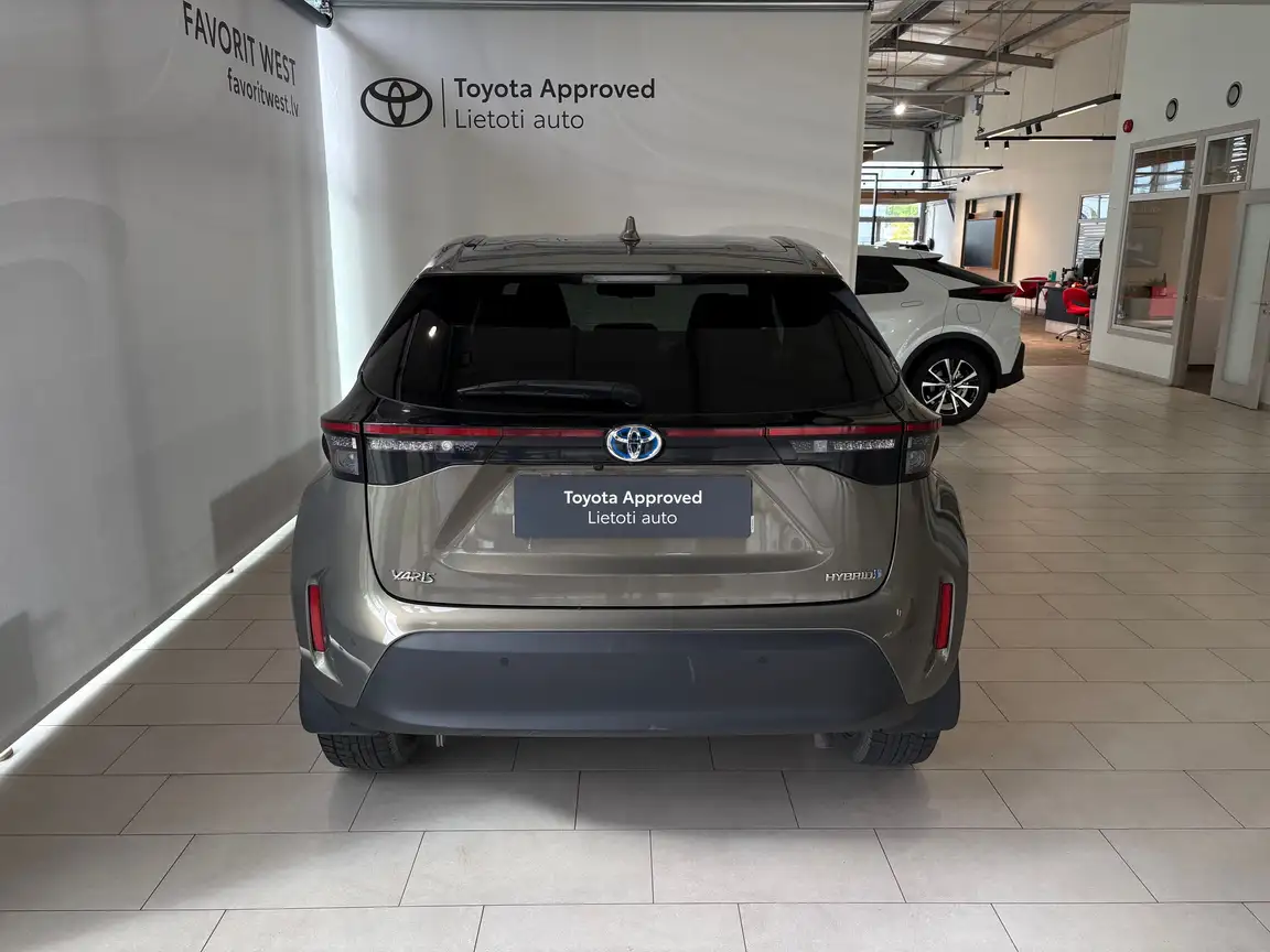 TOYOTA YARIS CROSS