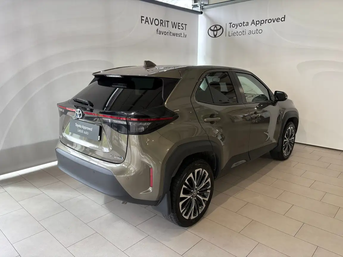 TOYOTA YARIS CROSS