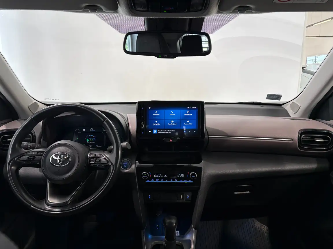 TOYOTA YARIS CROSS