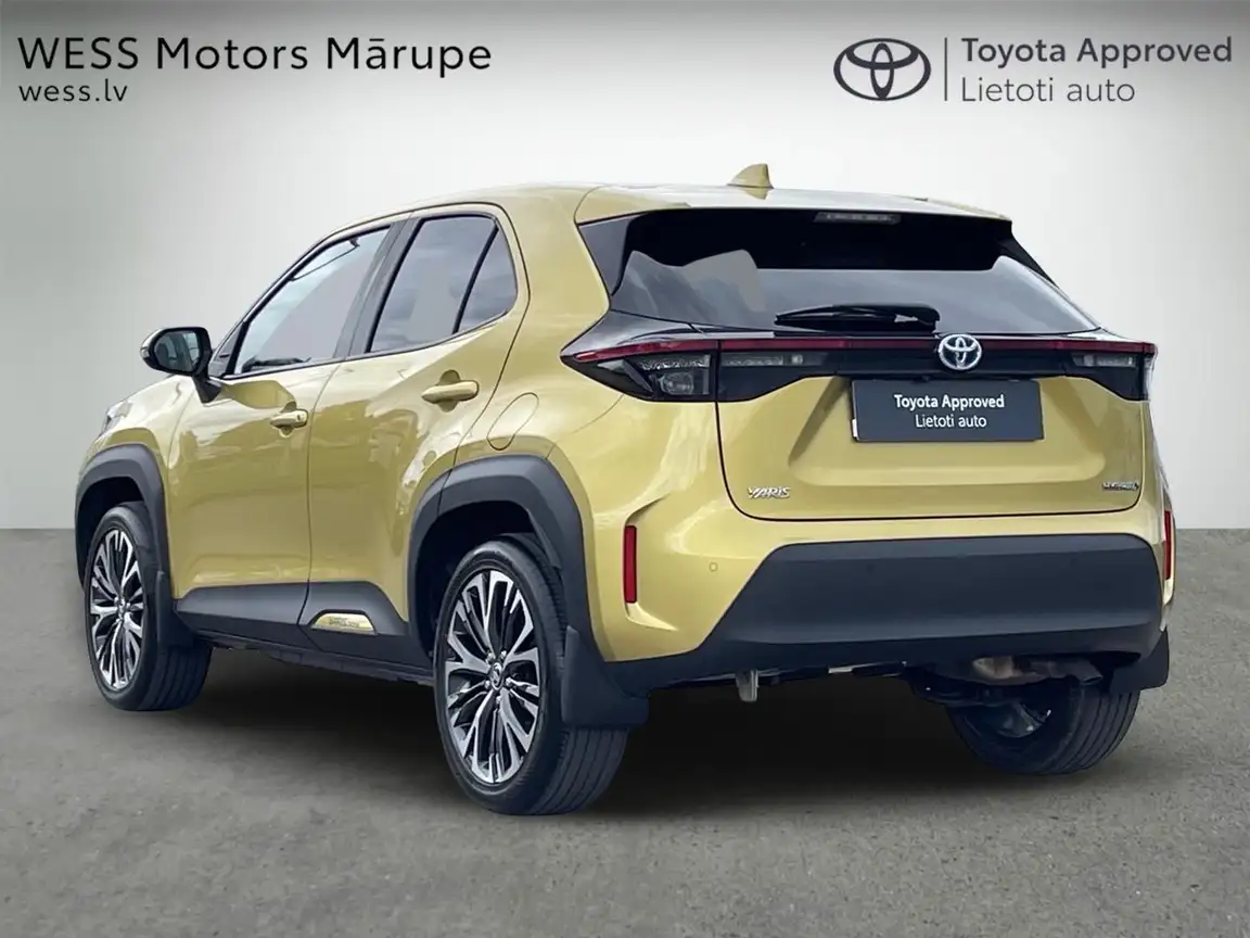 TOYOTA YARIS CROSS
