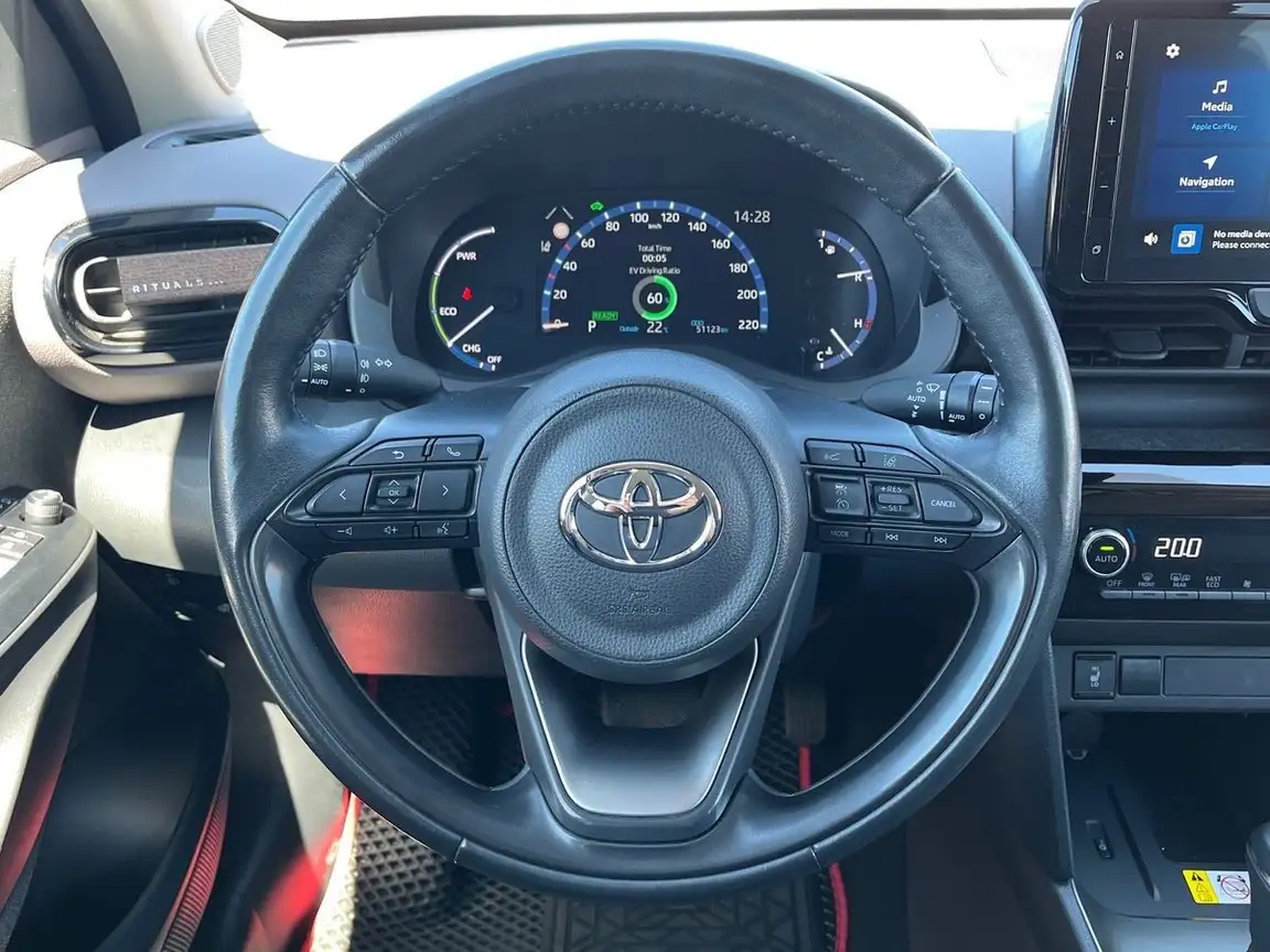 TOYOTA YARIS CROSS