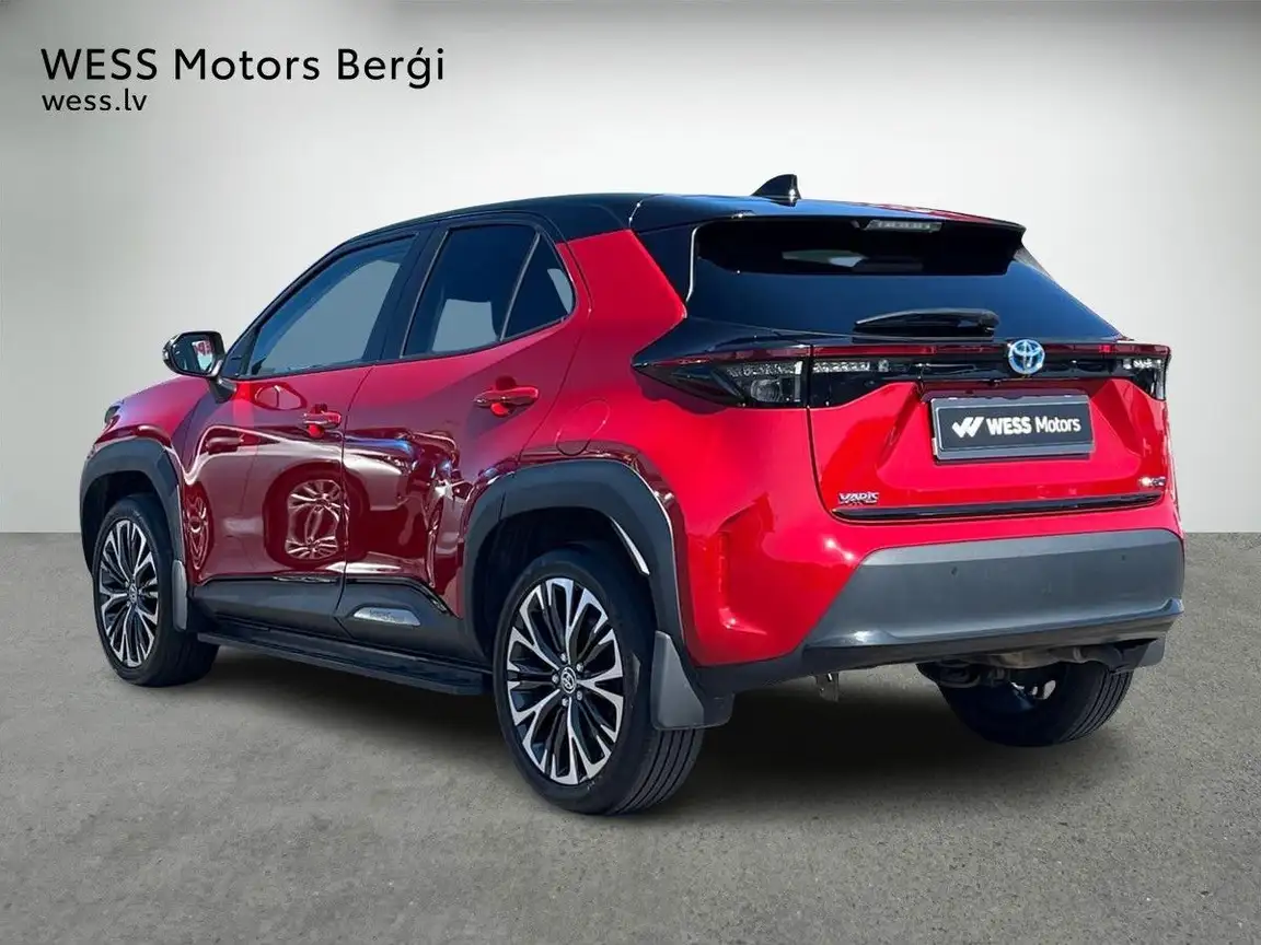 TOYOTA YARIS CROSS