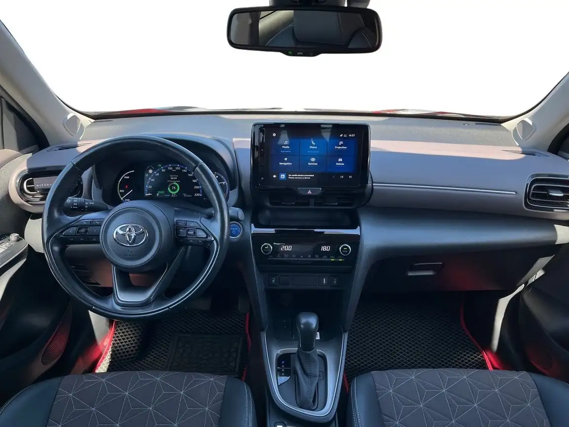 TOYOTA YARIS CROSS