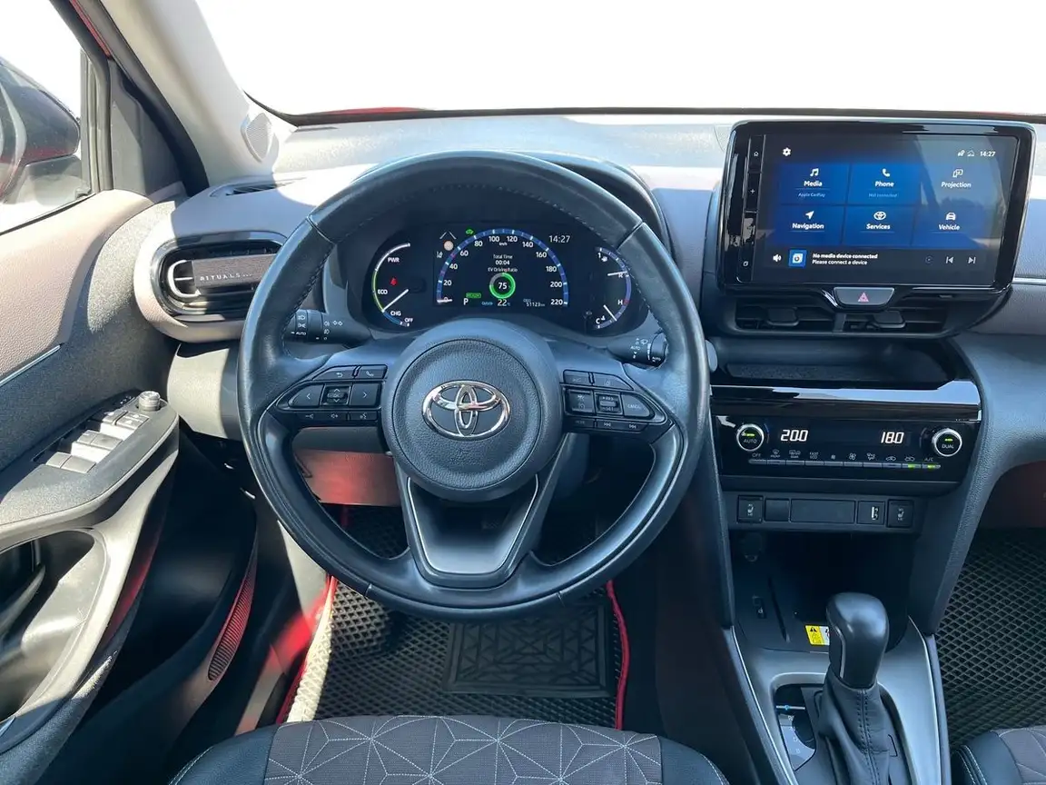 TOYOTA YARIS CROSS