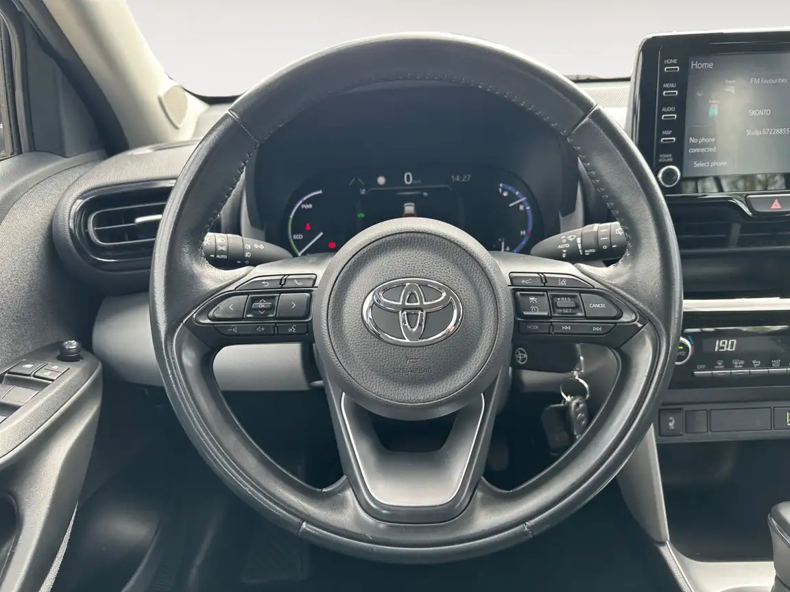 TOYOTA YARIS CROSS