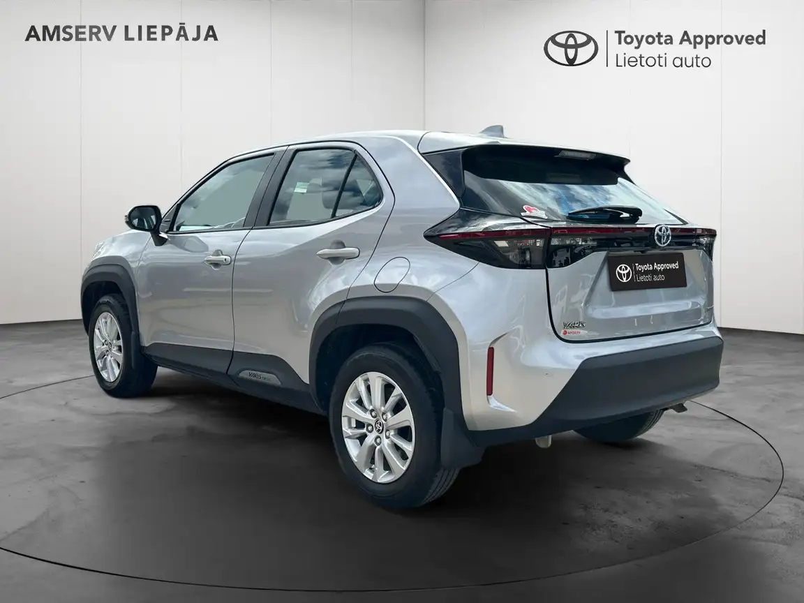 TOYOTA YARIS CROSS