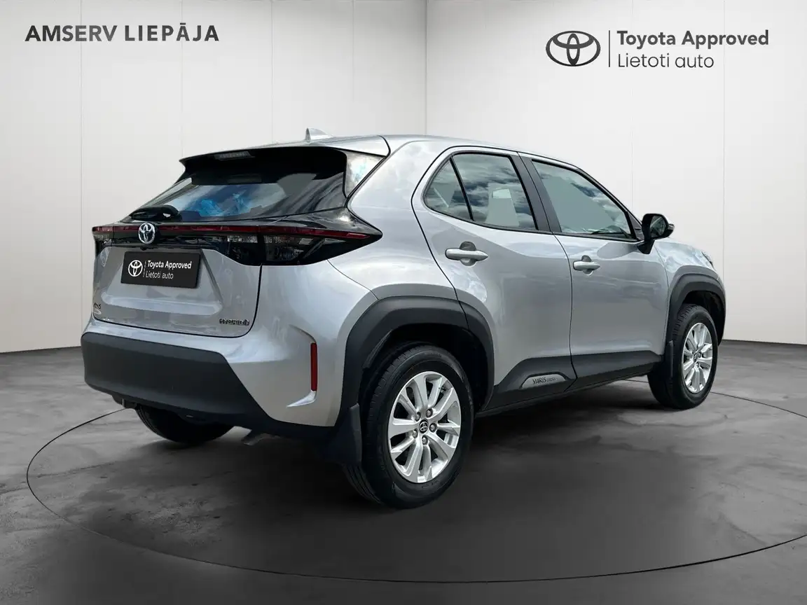 TOYOTA YARIS CROSS