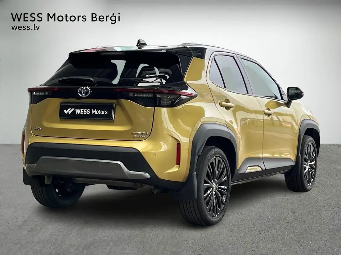 TOYOTA YARIS CROSS