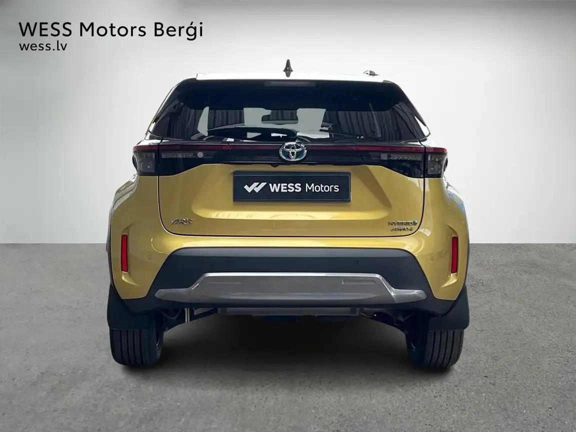 TOYOTA YARIS CROSS