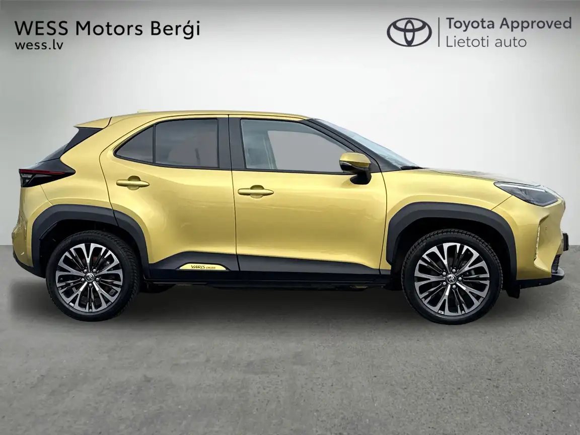 TOYOTA YARIS CROSS