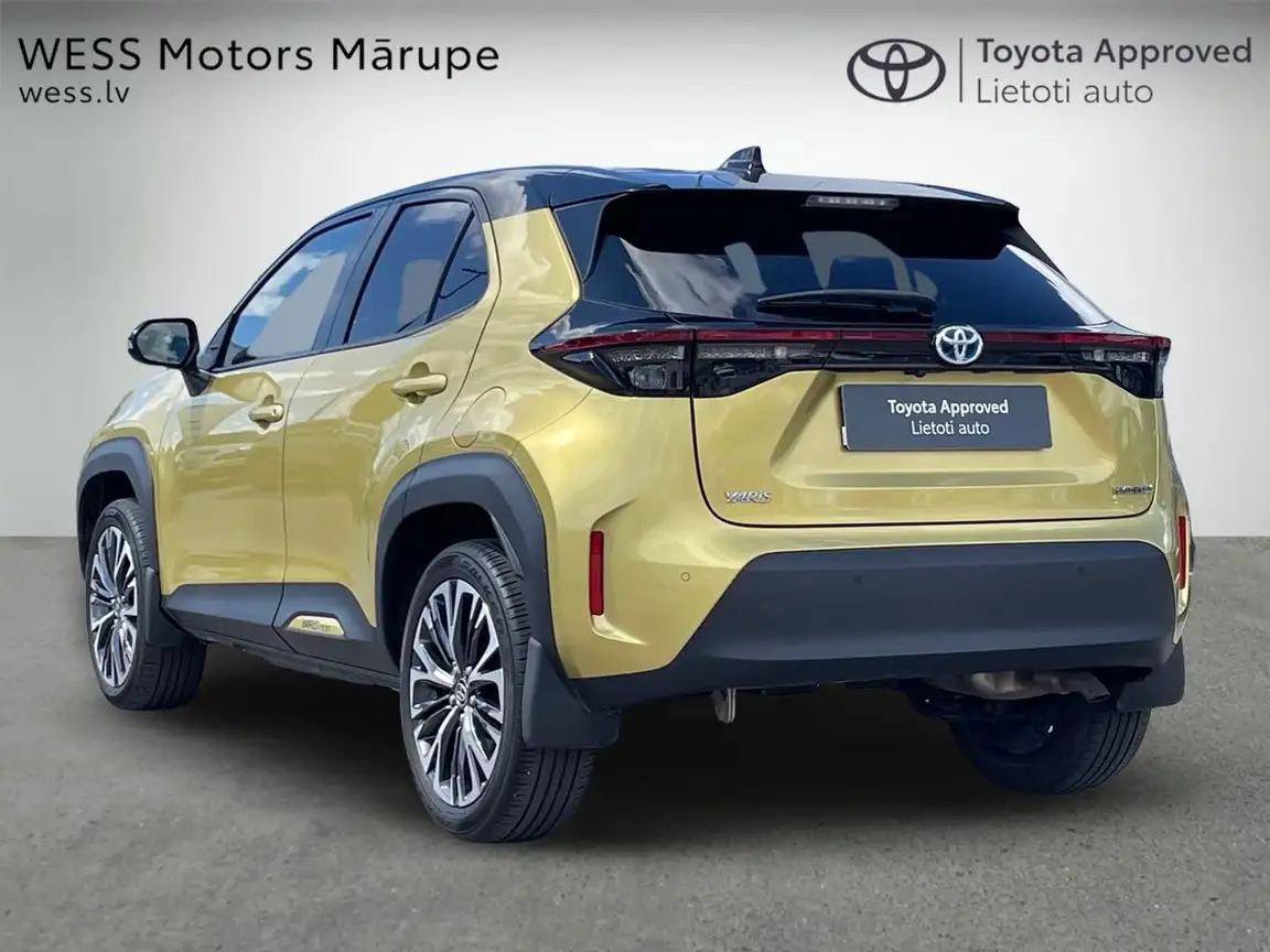 TOYOTA YARIS CROSS