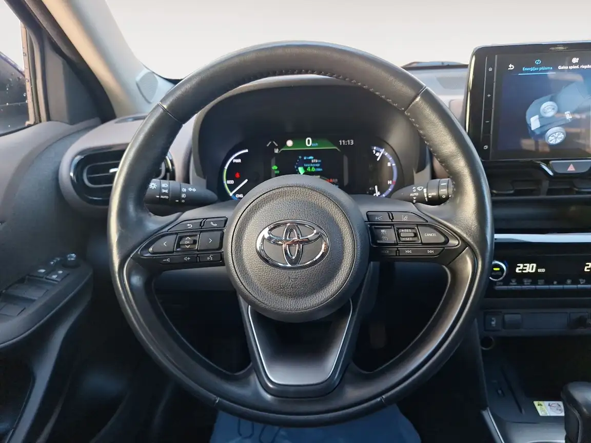 TOYOTA YARIS CROSS