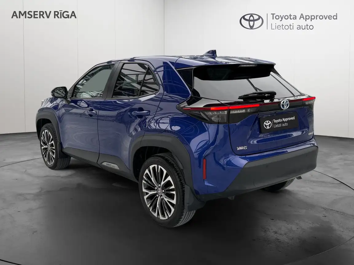 TOYOTA YARIS CROSS