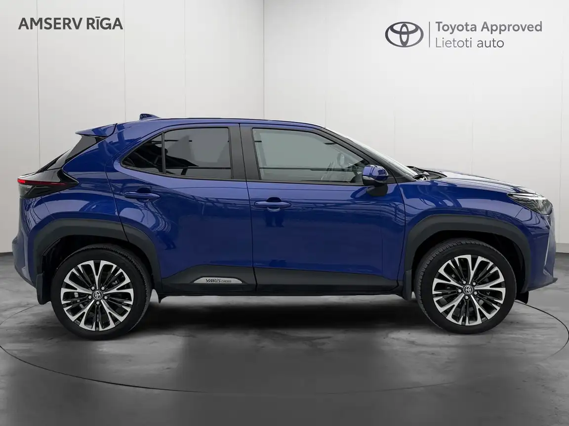 TOYOTA YARIS CROSS