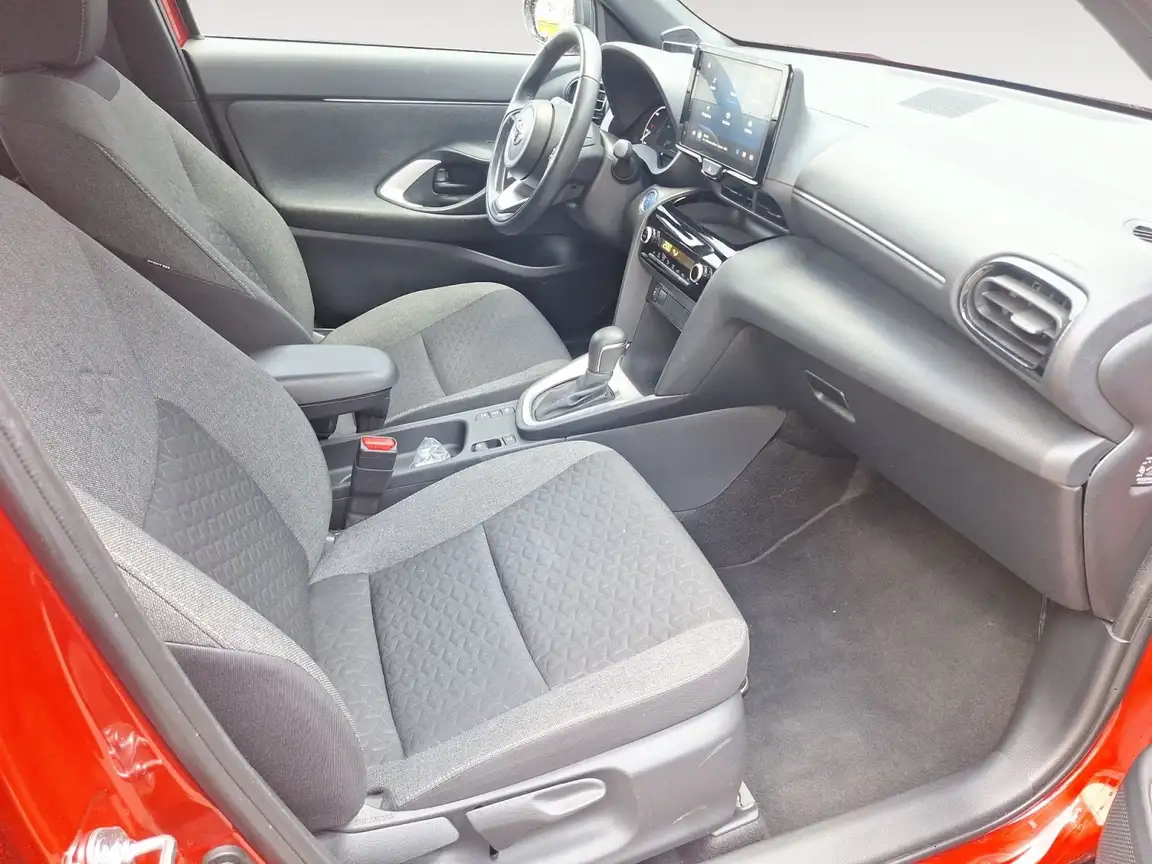 TOYOTA YARIS CROSS