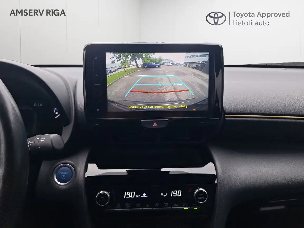 TOYOTA YARIS CROSS