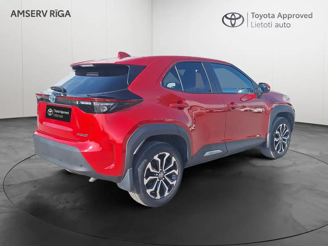 TOYOTA YARIS CROSS