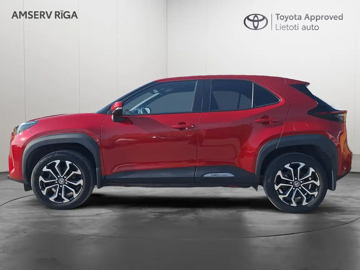 TOYOTA YARIS CROSS