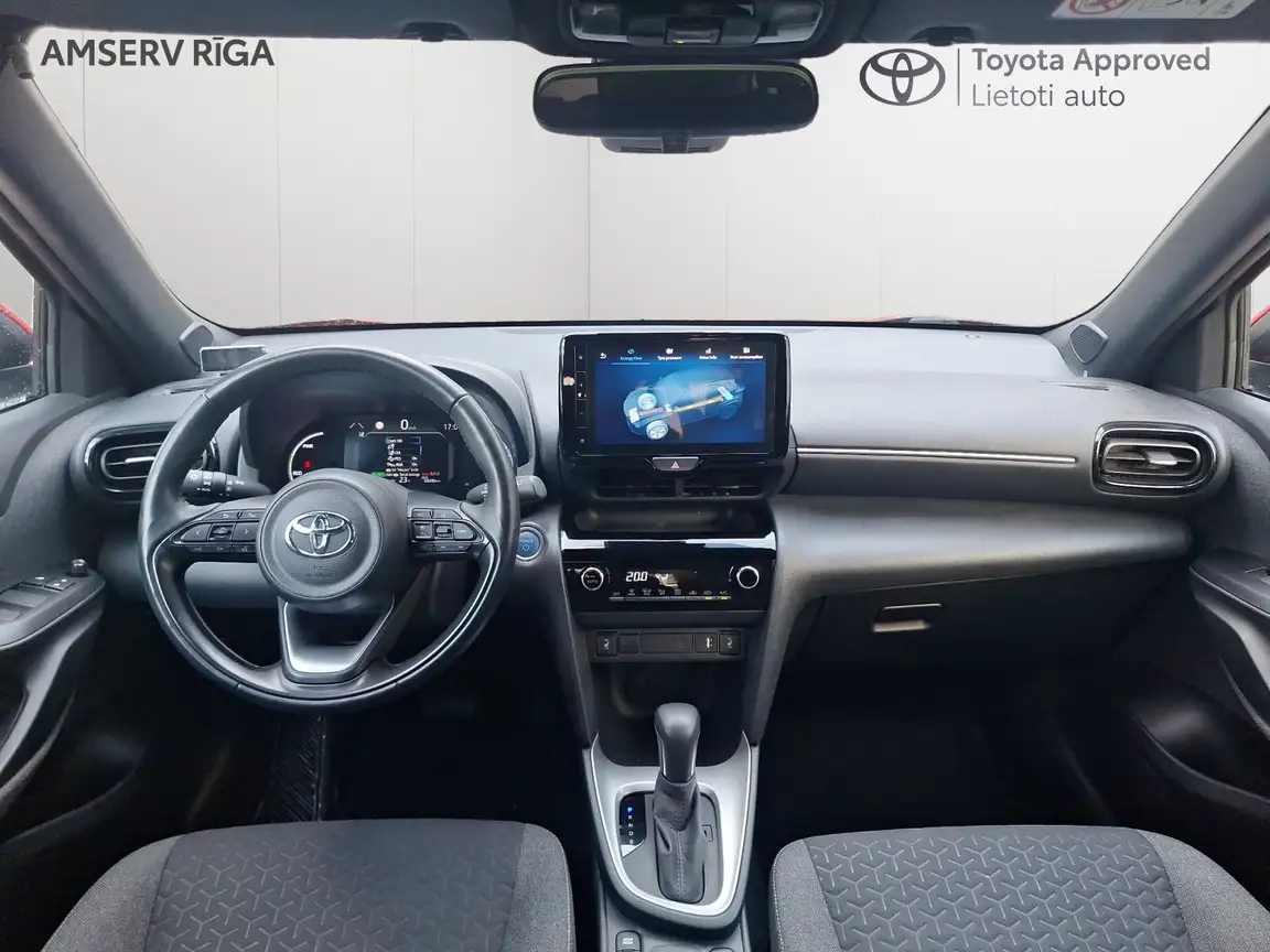 TOYOTA YARIS CROSS