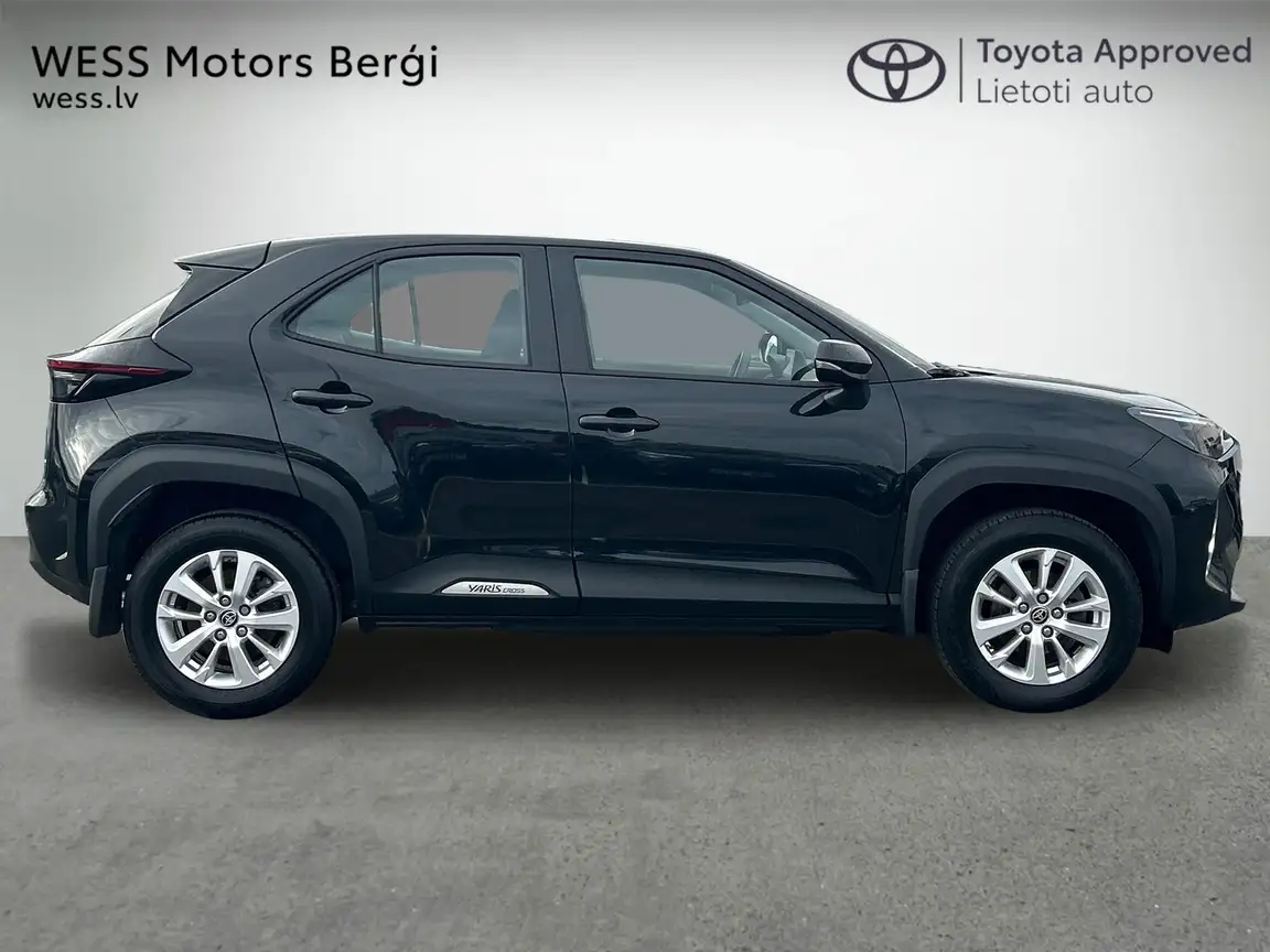 TOYOTA YARIS CROSS