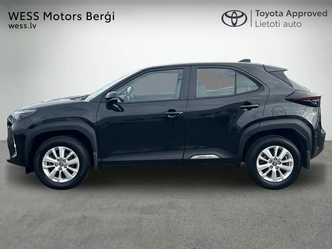 TOYOTA YARIS CROSS