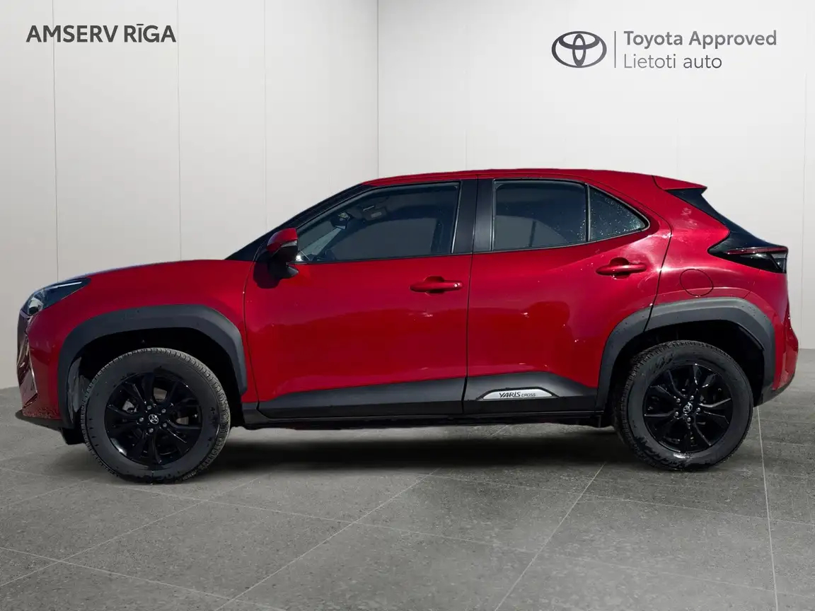 TOYOTA YARIS CROSS