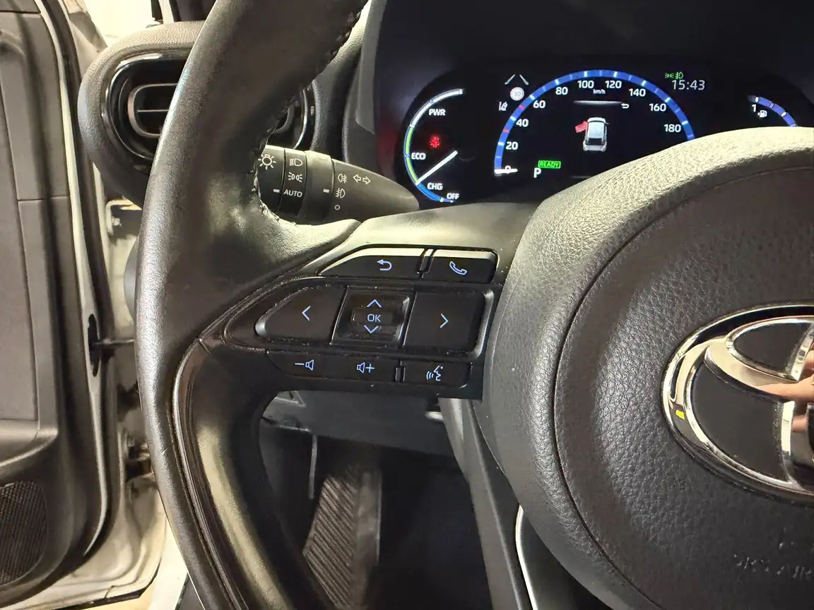 TOYOTA YARIS CROSS