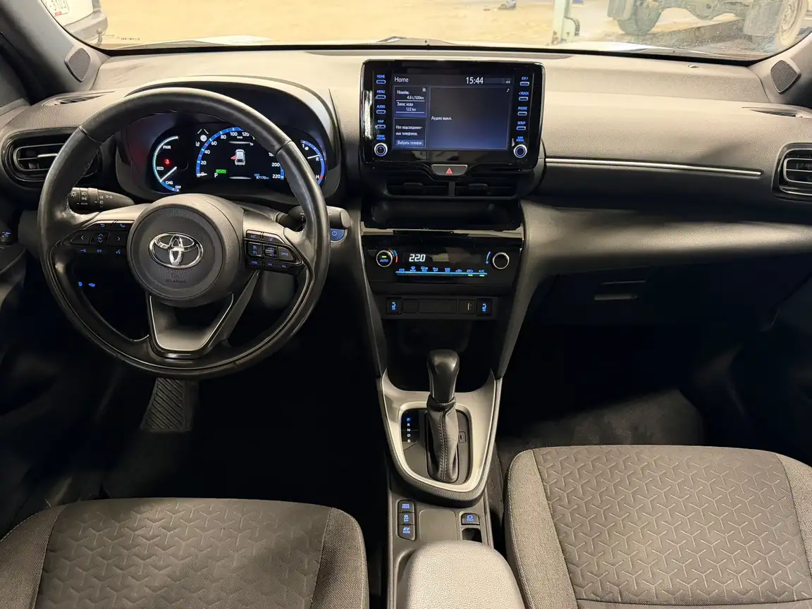 TOYOTA YARIS CROSS