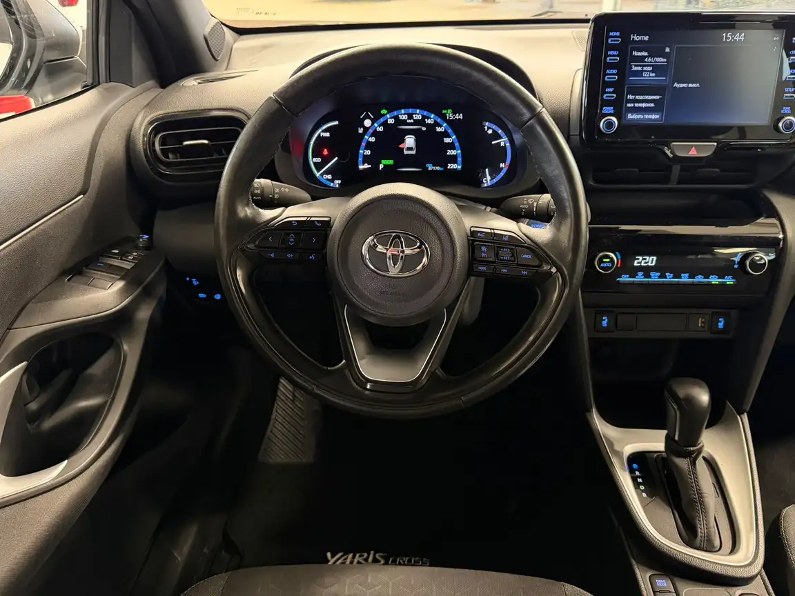 TOYOTA YARIS CROSS