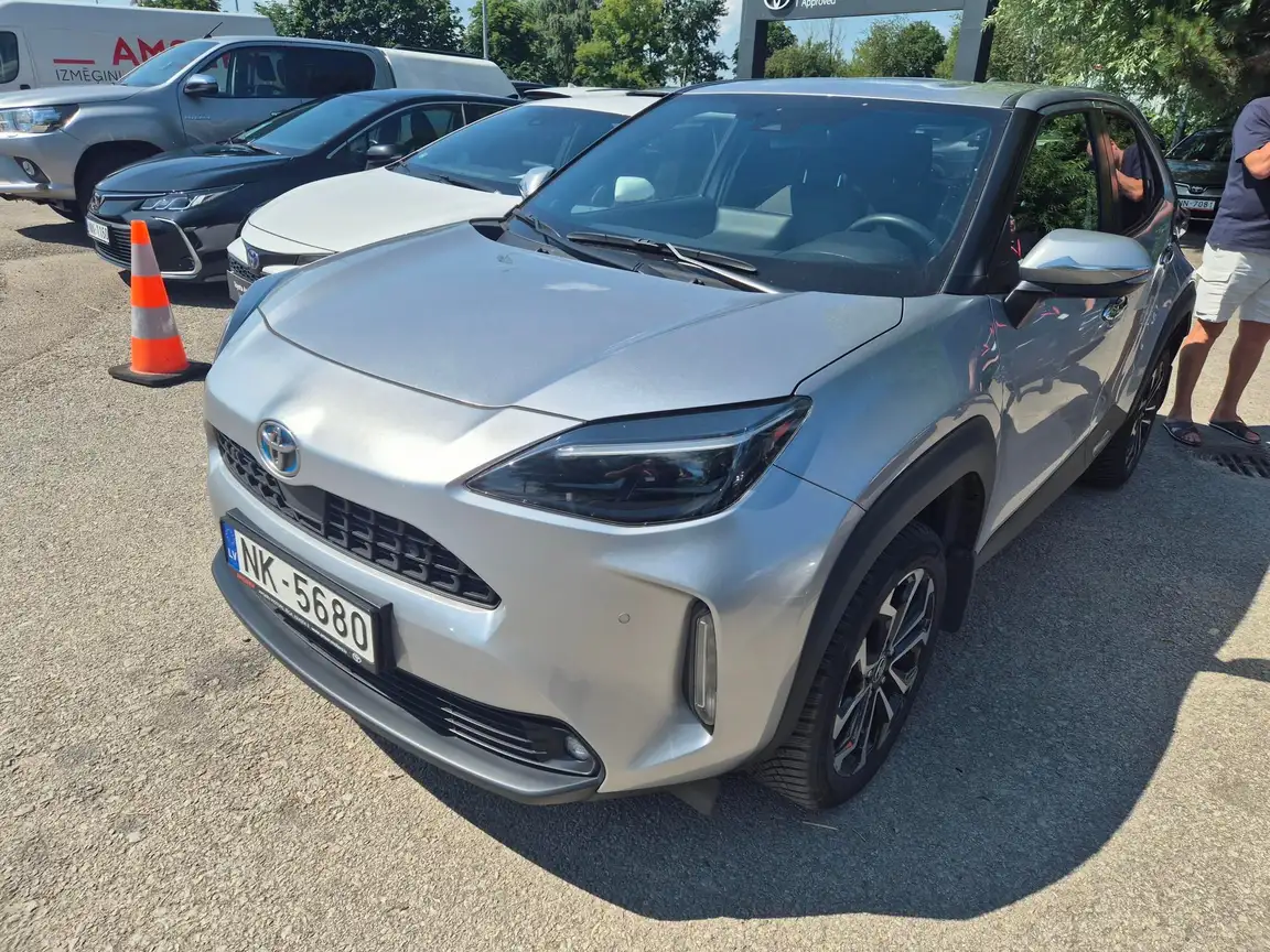 TOYOTA YARIS CROSS