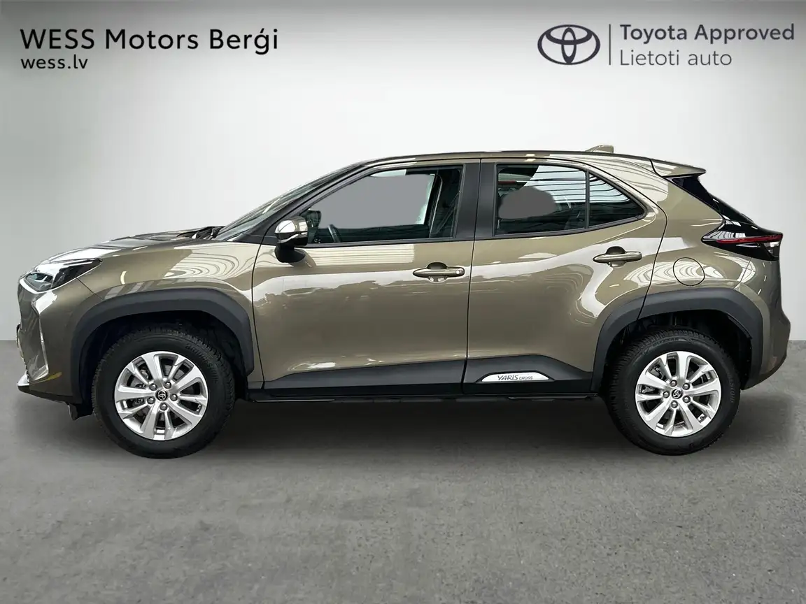 TOYOTA YARIS CROSS
