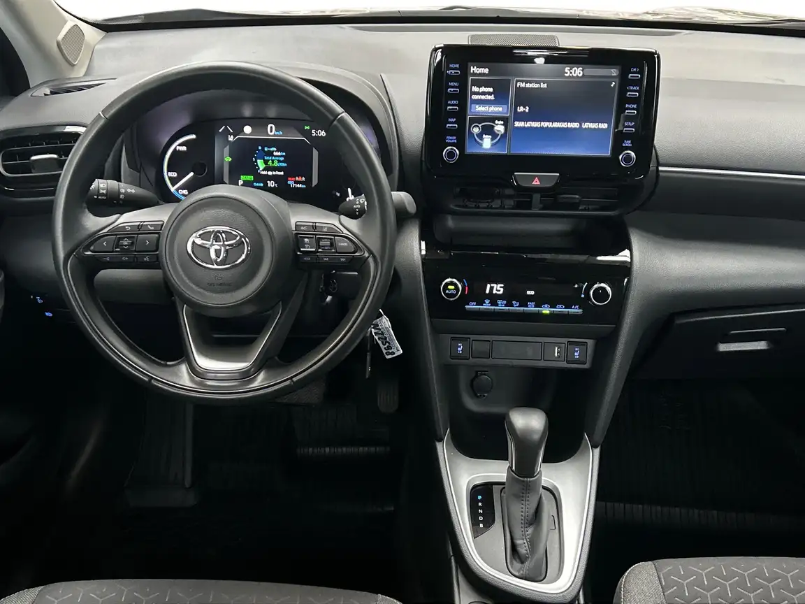 TOYOTA YARIS CROSS