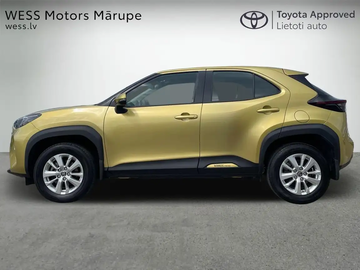 TOYOTA YARIS CROSS