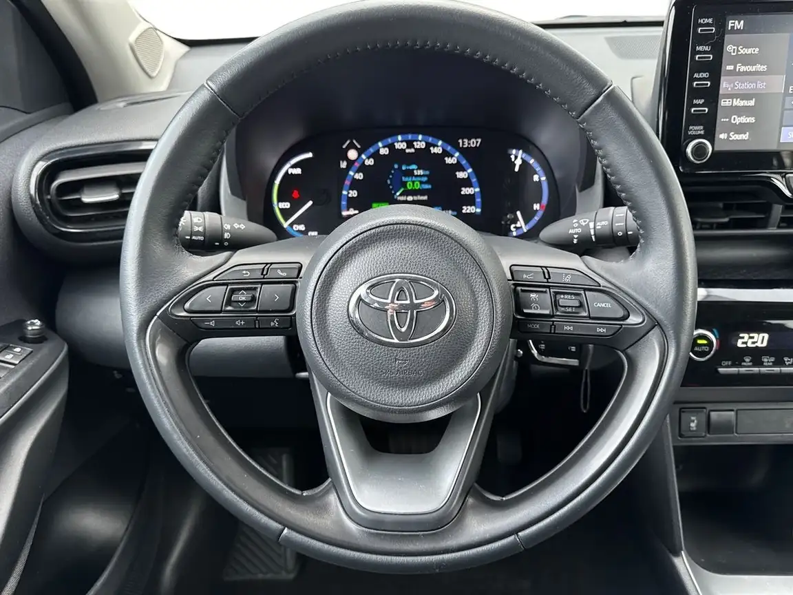 TOYOTA YARIS CROSS