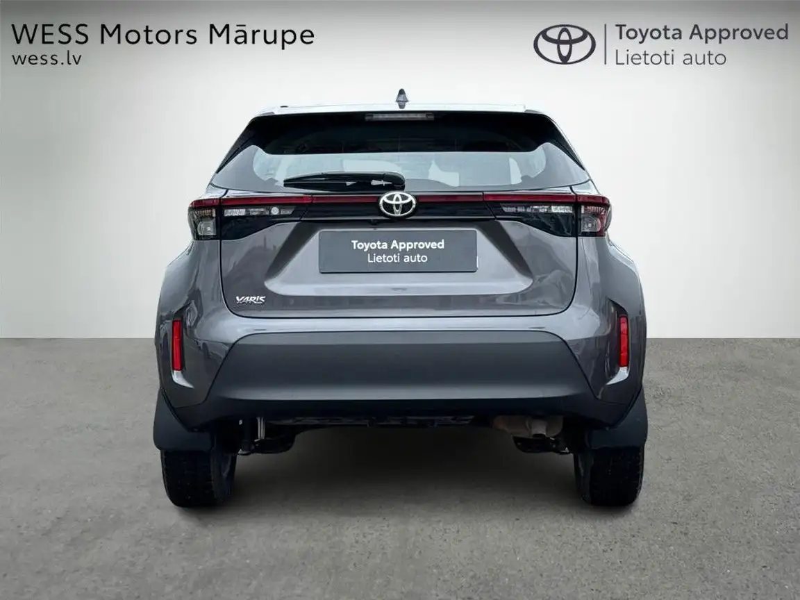 TOYOTA YARIS CROSS